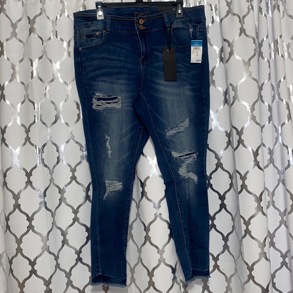 Rue 21 Mid Rise Jeggings with zipper and buttons closure